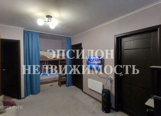 Продаю трехкомнатную квартиру, 47.7 м2, Курская область, улица Комарова, 25