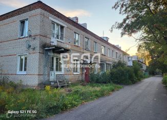 2-ком. квартира на продажу, 40.5 м2, посёлок городского типа Тайцы, улица Пушкина, 97