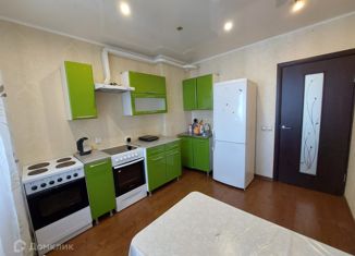 Сдаю в аренду 1-ком. квартиру, 38 м2, Уфа, улица 8 Марта, 34, Советский район