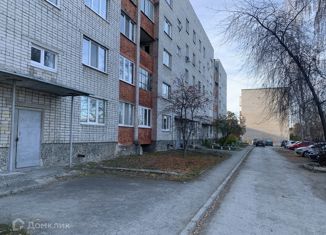 Продажа 1-комнатной квартиры, 33.2 м2, Асбест, улица Ладыженского, 9