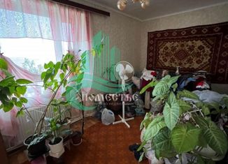 Продам 3-комнатную квартиру, 49.3 м2, посёлок городского типа Красногвардейское, улица 50 лет Октября, 21