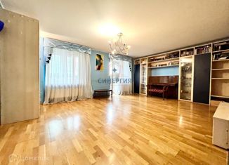 Продаю четырехкомнатную квартиру, 132 м2, Екатеринбург, улица Шейнкмана, 120