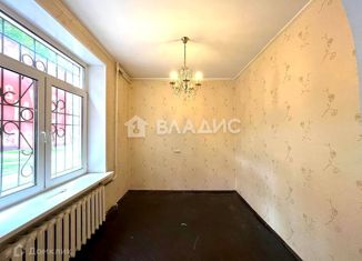 Трехкомнатная квартира на продажу, 67.3 м2, Санкт-Петербург, проспект Юрия Гагарина, 19/24, метро Парк Победы