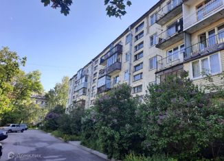 Продаю 1-ком. квартиру, 29.9 м2, Гатчина, улица 7-й Армии, 15А