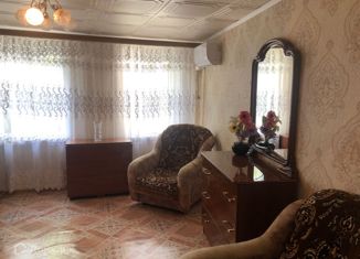 Продам двухкомнатную квартиру, 40 м2, Новороссийск, улица Чайковского, 40Б