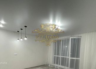 Продаю однокомнатную квартиру, 33 м2, Артём, улица Берзарина, 11