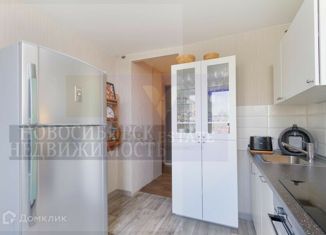 Продается 2-ком. квартира, 50.4 м2, Новосибирск, метро Октябрьская, улица Белинского, 3