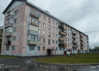 Продам 4-ком. квартиру, 65.7 м2, посёлок городского типа Сибирский, Кедровая улица, 7