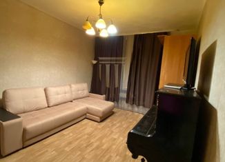 Продается 2-ком. квартира, 43.6 м2, Коммунар, Ленинградская улица, 8