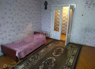 Продается 2-комнатная квартира, 50 м2, Барнаул, улица Веры Кащеевой, 4