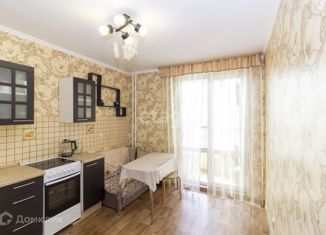Продам 1-комнатную квартиру, 37 м2, Тюменская область, улица Александра Протозанова, 18к1