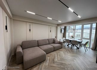 Продаю 4-ком. квартиру, 95 м2, село Раздольное, Тепличная улица, 65к4