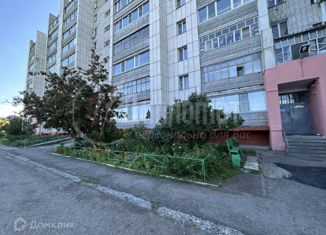 Продается 3-комнатная квартира, 62 м2, Курган, улица Анфиногенова, 57, район Рябково