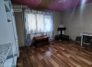 Продаю 2-комнатную квартиру, 53 м2, Челябинск, улица Братьев Кашириных, 101