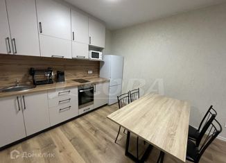 Сдам 1-ком. квартиру, 45 м2, Тюменская область, улица Тимофея Кармацкого, 9