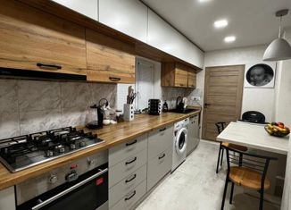 Продаю двухкомнатную квартиру, 50 м2, Симферополь, Краснознамённая улица, 11