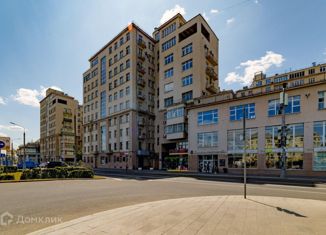 Сдаю 3-ком. квартиру, 73 м2, Москва, улица Серафимовича, 2, метро Кропоткинская