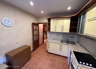 Продам 3-ком. квартиру, 63.4 м2, Новосибирск, улица Свечникова, 9, улица Свечникова