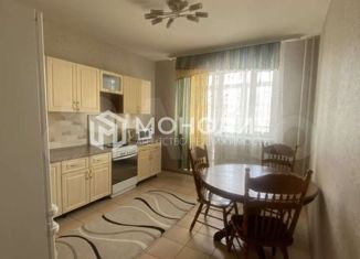 Сдается в аренду 3-ком. квартира, 95 м2, Старый Оскол, микрорайон Степной, 18