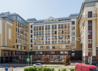 Продам 2-ком. квартиру, 78 м2, Санкт-Петербург, метро Чкаловская, Малая Разночинная улица, 10