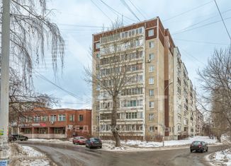 Продам 2-ком. квартиру, 49.6 м2, Екатеринбург, Карельская улица, 68