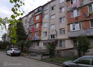 Продажа четырехкомнатной квартиры, 72 м2, село Михайловское, улица Строителей, 3