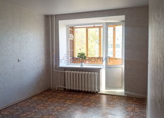 Продам 2-ком. квартиру, 46 м2, Нижний Новгород, улица Раевского, 19, улица Раевского