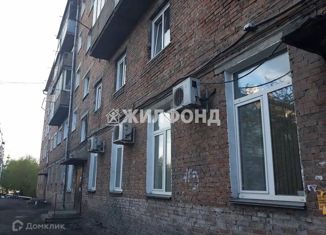 Продаю 3-комнатную квартиру, 60 м2, Белово, Октябрьская улица, 27