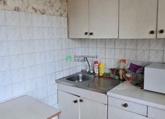 Продаю двухкомнатную квартиру, 44 м2, Ижевск, улица Холмогорова, 72, жилой район Север