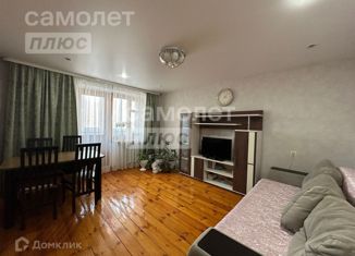 Продается трехкомнатная квартира, 59.4 м2, село Кармаскалы, улица Мира, 1