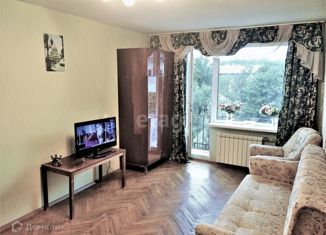 Трехкомнатная квартира на продажу, 56.3 м2, Санкт-Петербург, улица Шевченко, 29, улица Шевченко