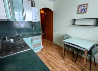 Продам 2-ком. квартиру, 52.6 м2, Донской, Западная улица, 5