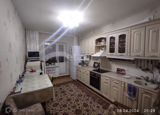 Продаю двухкомнатную квартиру, 59 м2, Сосновоборск, улица Ленинского Комсомола, 44
