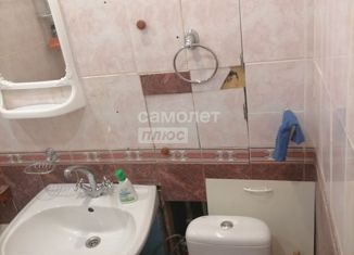 Продается 2-комнатная квартира, 38.5 м2, Омск, улица Маршала Жукова, 91, Центральный округ