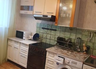 Сдаю в аренду 2-ком. квартиру, 52 м2, Москва, улица Конёнкова, 15