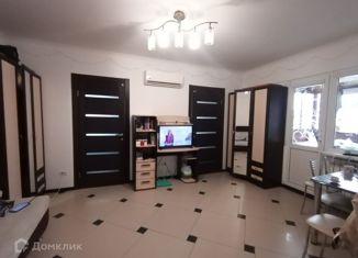 Продам трехкомнатную квартиру, 48 м2, Краснодарский край, улица Просвещения, 81