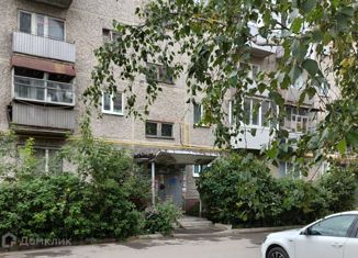 Продажа 3-комнатной квартиры, 53 м2, Свердловская область, Машинная улица, 42к2