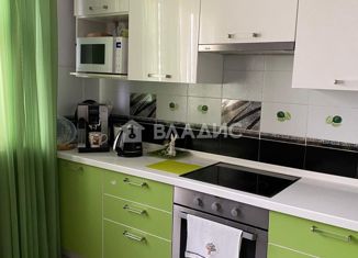 Продажа 3-ком. квартиры, 79.4 м2, Москва, улица Маршала Савицкого, 28, улица Маршала Савицкого