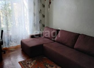 Продажа 2-комнатной квартиры, 71.1 м2, Кронштадт, Пролетарская улица, 18