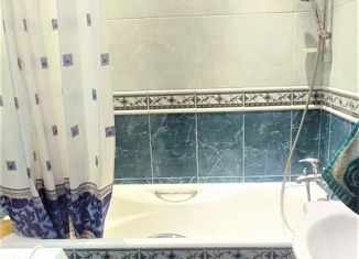 Продажа 2-комнатной квартиры, 52 м2, Москва, улица Чистова, 15/15, метро Волжская