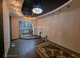 Продам 3-комнатную квартиру, 73 м2, Астраханская область, улица Аксакова, 12