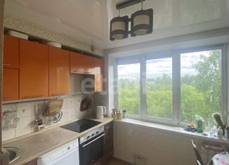 Продается двухкомнатная квартира, 56 м2, Сосновоборск, улица Энтузиастов, 12
