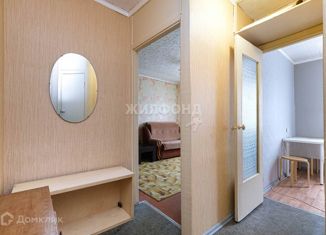Продаю 1-комнатную квартиру, 28.7 м2, Новосибирск, улица Пархоменко, 80