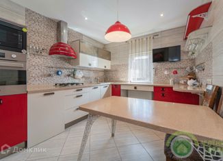 Трехкомнатная квартира на продажу, 77 м2, посёлок городского типа Янтарный, Советская улица, 55