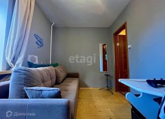 Продам 3-ком. квартиру, 45 м2, Смоленск, улица Нахимова, 6