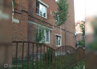 Трехкомнатная квартира на продажу, 96 м2, Владикавказ, Владикавказская улица, 48/1