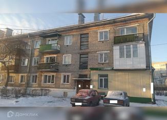Продам 2-ком. квартиру, 43 м2, Барабинск, Коммунистическая улица, 16