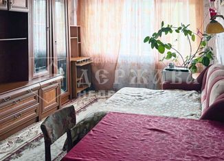 Продаю трехкомнатную квартиру, 62 м2, Кемеровская область, Волгоградская улица, 26