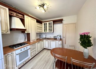 Продам 3-ком. квартиру, 75 м2, посёлок Кирпичный, Высокая улица, 7