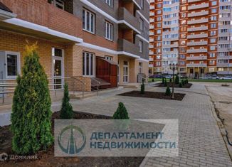 Продается однокомнатная квартира, 35 м2, посёлок Российский, улица имени В.М. Комарова, 21